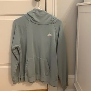 women’s nike sweatshirt